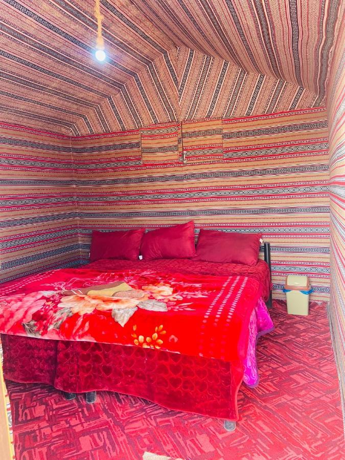 Wadi Rum Bedouin Heart Camp ภายนอก รูปภาพ