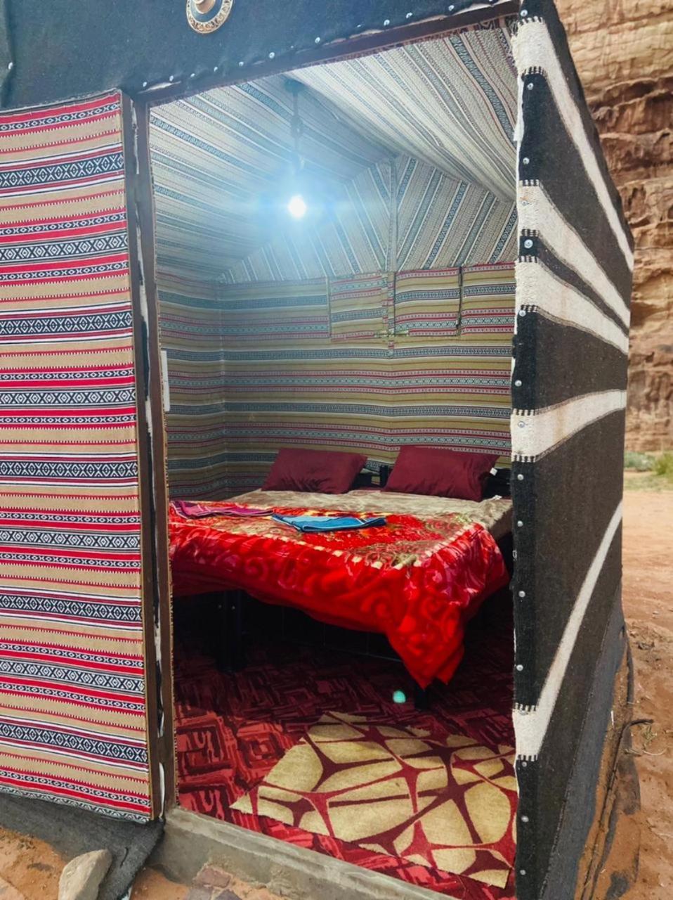 Wadi Rum Bedouin Heart Camp ภายนอก รูปภาพ