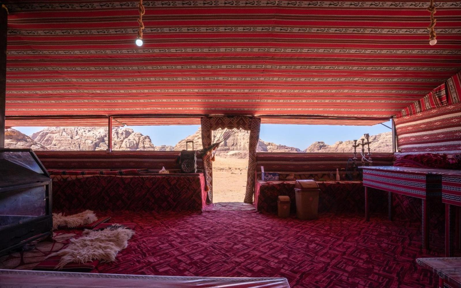 Wadi Rum Bedouin Heart Camp ภายนอก รูปภาพ