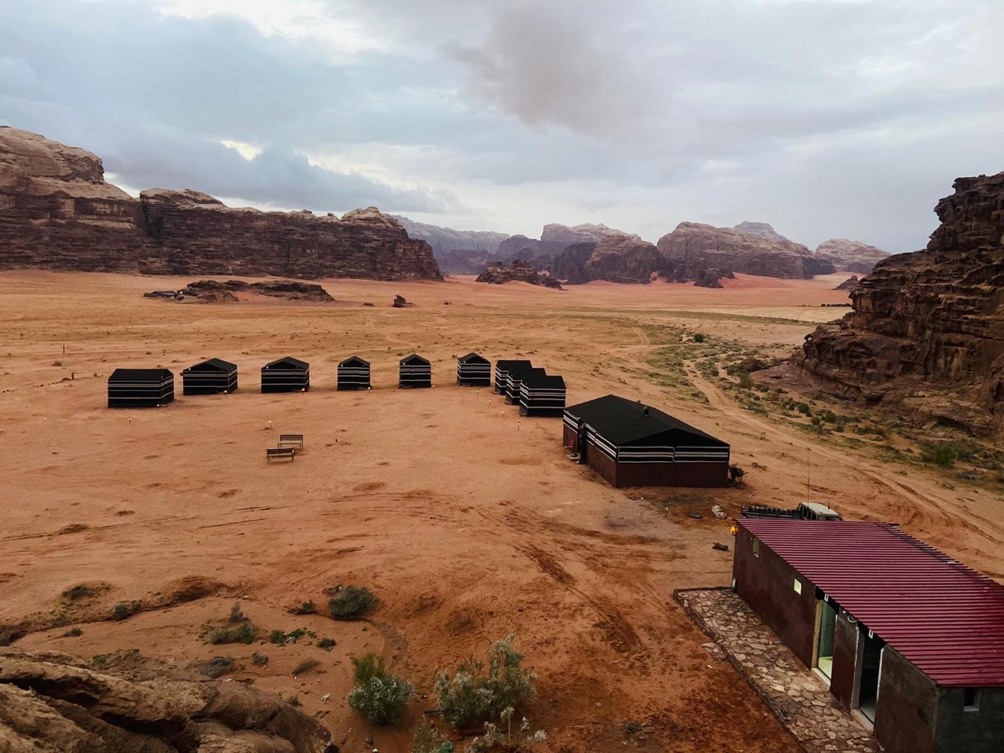 Wadi Rum Bedouin Heart Camp ภายนอก รูปภาพ